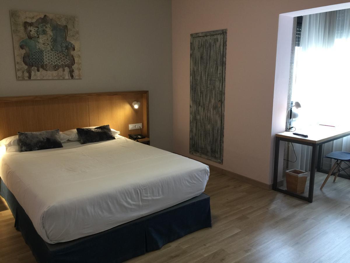 Hotel Celanova Zewnętrze zdjęcie
