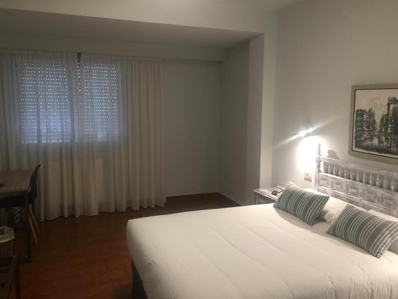 Hotel Celanova Zewnętrze zdjęcie